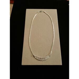 Silver Tone Leaf Laurel Necklace